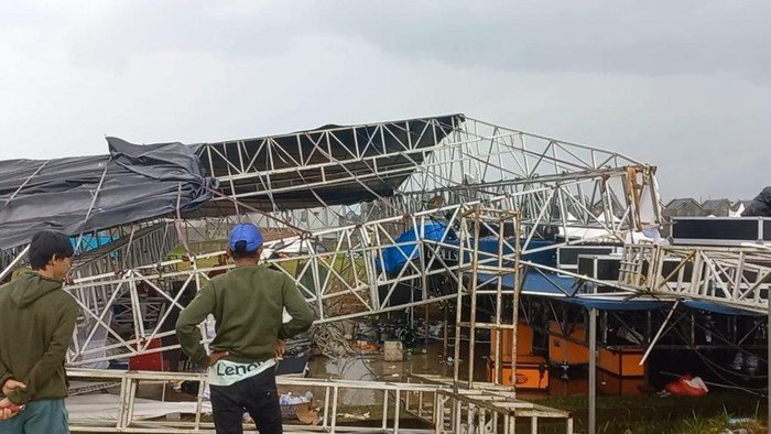 Bogor dalam Kebakaran Api: Tenda dan Panggung Ambruk, 2 Orang Terluka