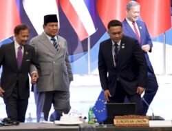 “Momen Emas Prabowo di ASEAN: Kenali Sultan Brunei di Tangga Panggung”