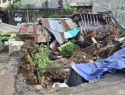 Tragedi di Bogor: Tebing Longsor, Air Menerjang Rumah Warga!