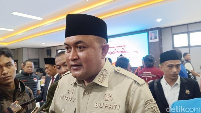 Bupati Bogor: Kades-Camat Wajib Siaga, Musim Hujan Siap Menyapu!