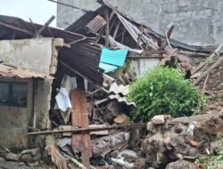 Longsor di Bondongan, Bogor,_memutus Pasokan Air Bersih untuk 200 Rumah