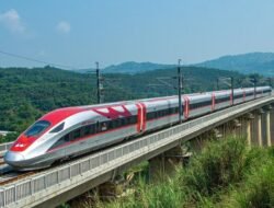 **KPK Tetapkan Warga Bisa Pakai Whoosh, Meski Kasus Korupsi Masih Terus Dilidik**