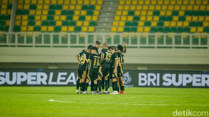 Egy Maulana Vikri Bersinar, Tainan City Hancurkan Dewa United 4-0!