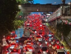 “Macet Lalin Sudirman-Gatsu Sebabkan Kebakaran Api Iblis”