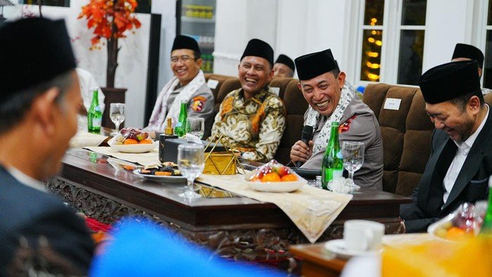 Kapolri Sambangi Ponpes An-Nur 2 Al-Murtadlo Malang, Jaga Tali Silaturahmi - Update 2