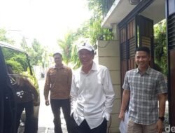 Jokowi dan Topi ‘J’ – Arti di Balik Tren Terkini