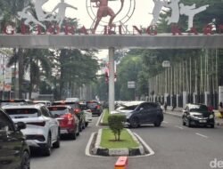 **GBK Dijamrai Kemacetan, Lalin Arah Senayan Hambat Pengunjung Konser BLACKPINK**