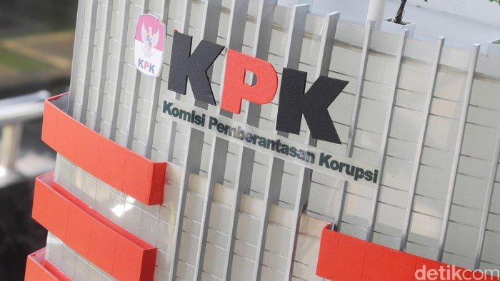 Gubernur Riau Dihantam OTT KPK, Bawa ke Jakarta Besok!