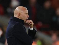 **Gerrard: Desakan agar Slot Dipecat itu Omong Kosong!**