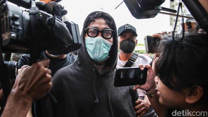 [3 Bulan Reabilitasi untuk Onadio Leonardi: Dampak Narkoba yang Tak Terduga]