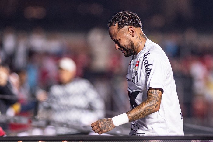 Bukan Jalan Pulang yang Indah buat Neymar: Ketika Pemain Bintang Terhempas dalam Krisis Karier