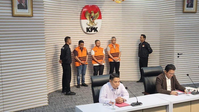 Permainan KPK Terang-terangan, Gubernur Riau Ditangkap Senin Baru Umumkan Status Hari Ini