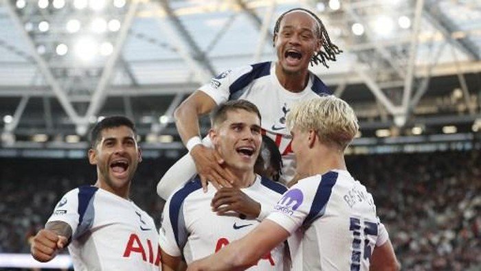 Detik-detik Pembedaan MU, Bobol Spurs dan Reaksi Tersengat Frank!