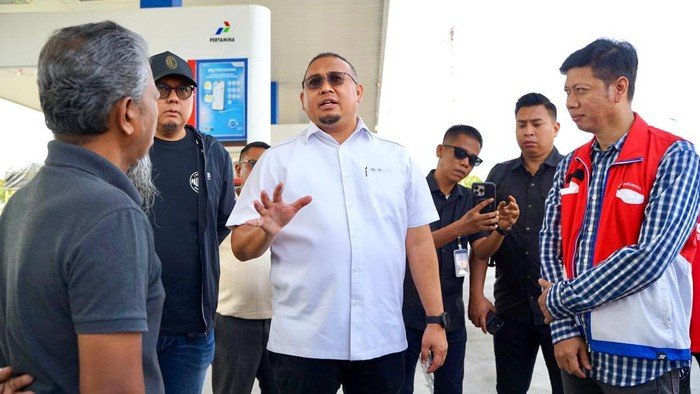 3.500 Nopol di Sumbar Diblokir, Andre Rosiade Kritik 'Lansir' BBM Subsidi!