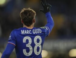 Pertemuan Chelsea-Barca: Guiu Siap Jadi Pahlawan Tanpa Sembelihan