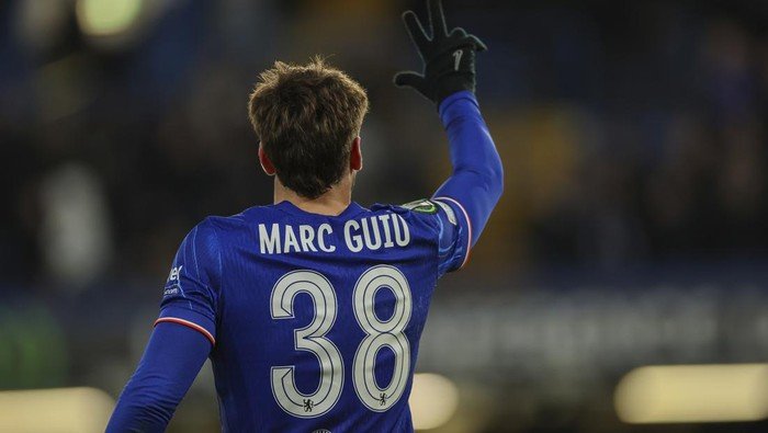 Pertemuan Chelsea-Barca: Guiu Siap Jadi Pahlawan Tanpa Sembelihan