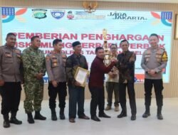 Kapolres Tangsel-Forkopimda Anugerahkan Penghargaan pada 3 Siskamling Terpadu Terbaik