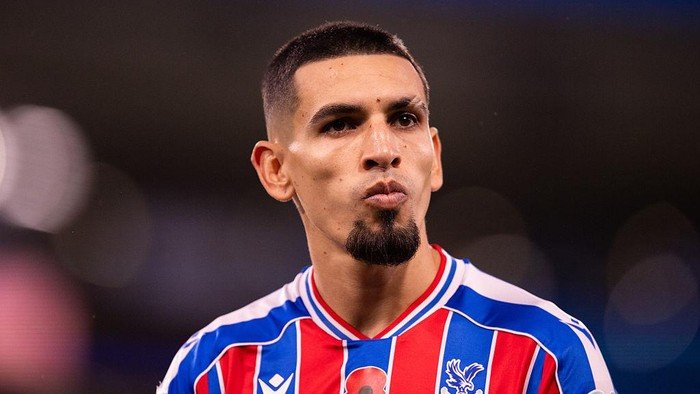 **Bek Crystal Palace, Daniel Munoz, Impikan Gabung MU Meski Sudah 30 Tahun**