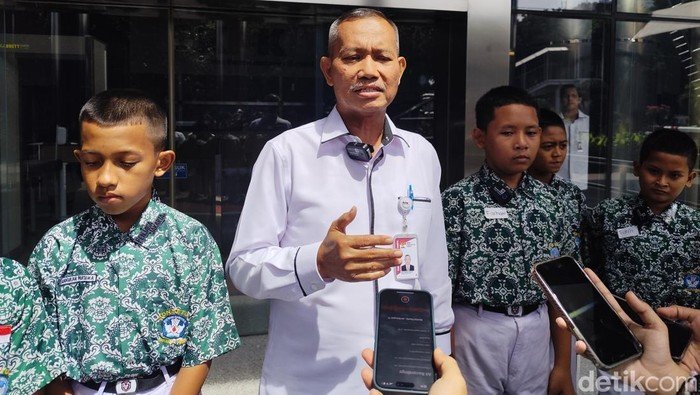 KPK Ajak 6 Bocah SD Jujur Penemu HP di Jaktim, Membuat Podcast yang Wajib Didengar!