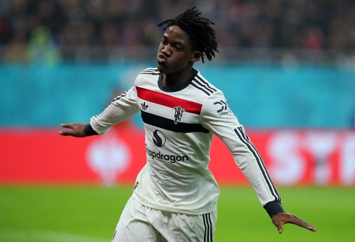 Kobbie Mainoo Incar Posisi di Napoli, Manchester United Tetap Kokoh