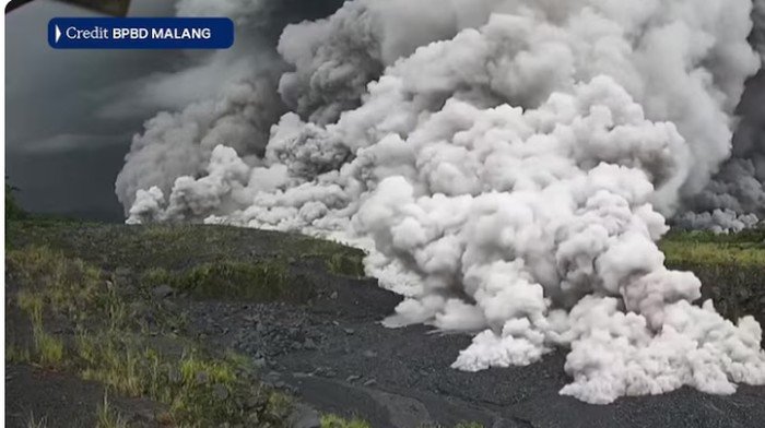 Dunia Hari Ini: Gunung Semeru Meletus, Australia Peringatkan Penerbangan, Bumi Berontak dengan Gempuran Api!