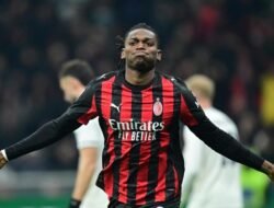 Leao: Permainan Curi-Curi Mata di Milan yang Membuat Fans Bernapas Lega