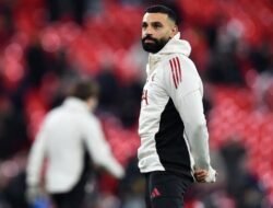 Mo Salah, Selevel Messi-Ronaldo, Kenapa Harus Dicadangkan?