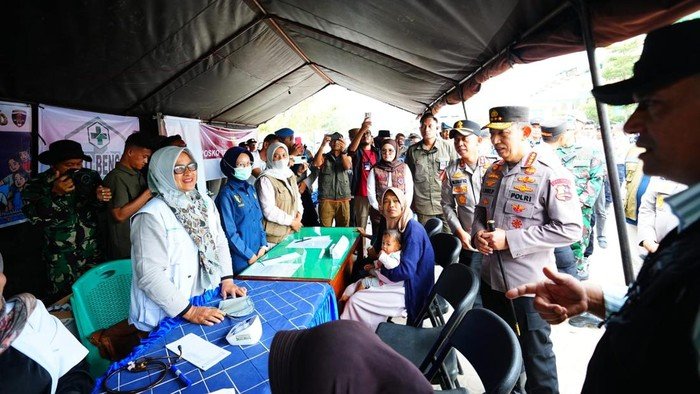 Kapolri Lihat Langsung Posko Kesehatan dan Dapur Umum di Aceh Tengah, Ini Responsnya!