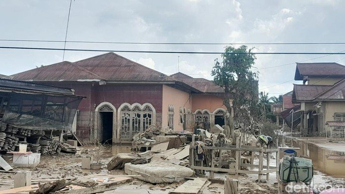 Rumah Korban Banjir di Aceh Dipenuhi Lumpur, Warga Butuh Penyedot - Update 3