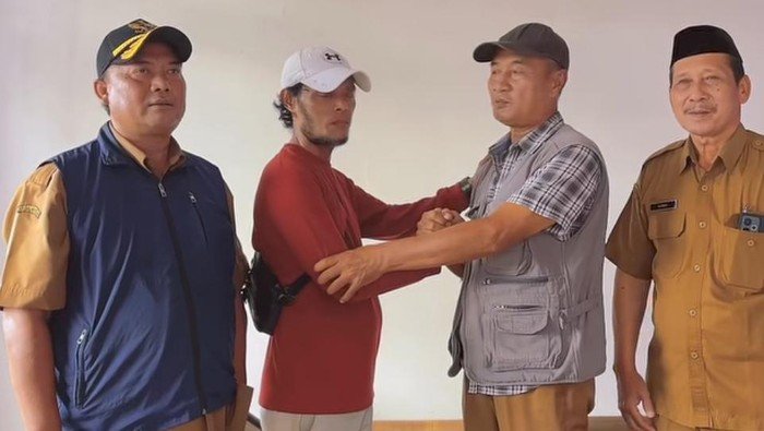 Kepala Dusun di Bogor yang Viral 'Main Tangan' ke Warga Minta Maaf: Dari Kontroversi hingga Pencarian Kebenaran