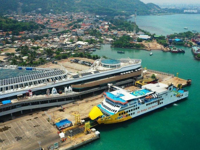 Puncak Arus Berangkat Nataru, Penyeberangan Jawa ke Sumatera Ramai Lancar - Update 3