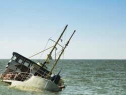 Perahu Terbalik, 3 Nelayan WNI Terombang-ambing 2 Hari – Kebijakan Nelayan Perlu Diperhatikan