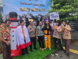 Unik, Polisi Cosplay Jadi Naruto Sapa Pengunjung Kota Tua Jakbar – Update 2