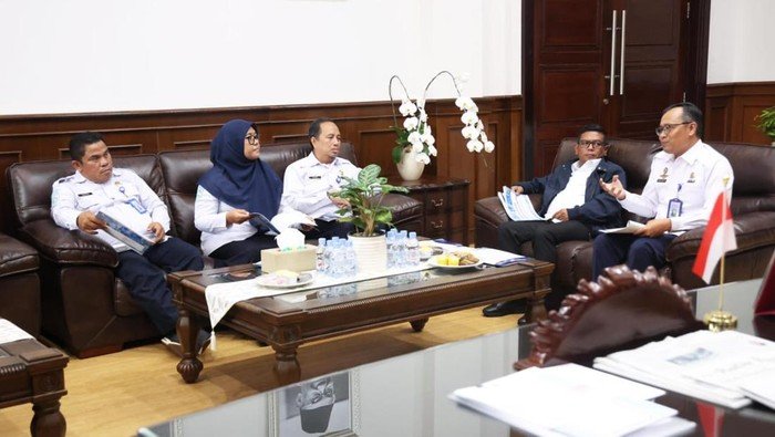 Andra Soni Minta Warga Banten Pantau Informasi BMKG: Jangan Termakan Hoaks - Update 2