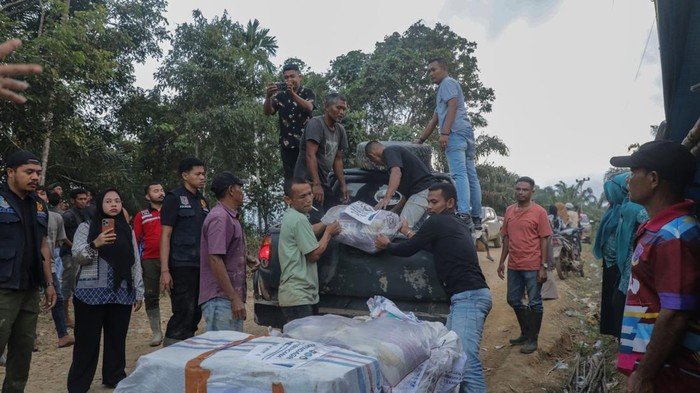Kemendagri-TP PKK Salurkan Bantuan untuk Daerah Terisolasi di Aceh Timur - Update 3