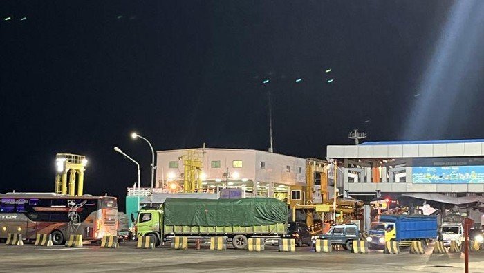 H-1 Natal, 14 Ribu Penumpang Nyeberang ke Jawa dari Pelabuhan Bakauheni - Update 3