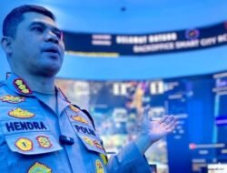 500 Ribu Kendaraan Banderu di H-1 Natal, Lalin Bandung Molor