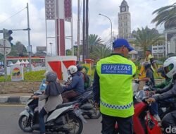 Apip: Kisah Penjaga Parkir yang Menjelajahi Puncak Bogor Sebagai Pemandu Resmi