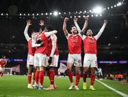 “Kelakar Bek Arsenal: Bisa Menangi Semua Gelar, Benarkah?”