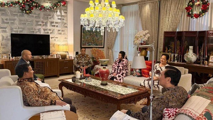 Prabowo-Didit Sambangi Luhut di Hari Natal, 45 Menit Bincang Santai, Apa yang Dibicarakan?