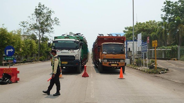 Gempita Truk ke Pelabuhan, Polisi Siapkan Strategi Baru Contraflow