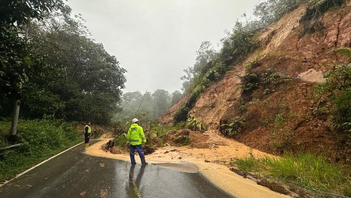 Bencana Tebing Longsor, Jalan Lintas Tarutung Putus - Kebutuhan Darurat Masyarakat Terancam