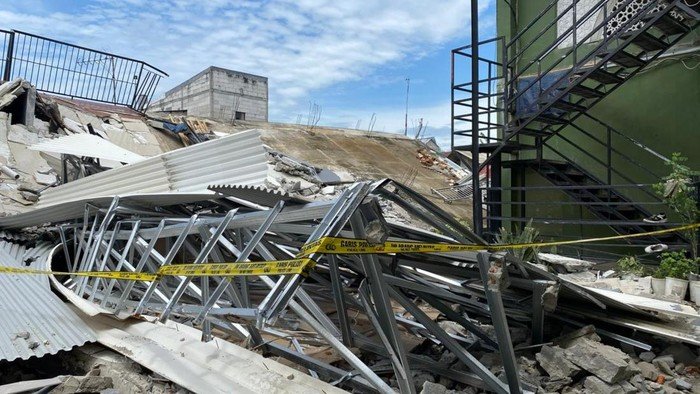 **Tragedi Parkir Koja: Penampakan Bangunan Ambruk yang Guncang Perhatian Publik**
