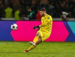 Beragam Reaksi Netizen usai Maarten Paes ‘Tepis’ Rumor ke Persib: Jawaban Tuntas Atau Lebih Banyak Pertanyaan?