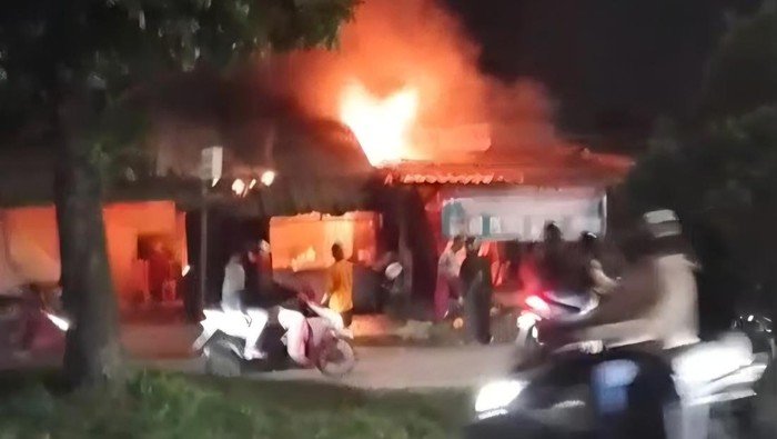 [Rumah Makan Katulampa Bogor Jadi Korban Api, 2 Orang Terluka]