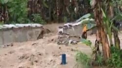 Tanggul Jebol di Semarang, Ratusan KK Terdampak Banjir – Update 3