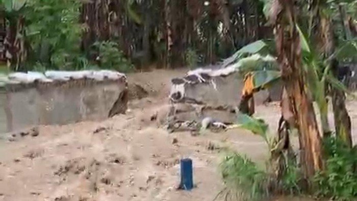 Tanggul Jebol di Semarang, Ratusan KK Terdampak Banjir - Update 3