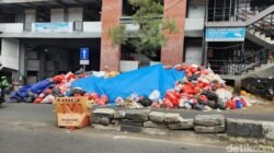 **Warga Tangsel Ancam Aksi Protes, Sampah Bisa Timbulkan Penyakit!**