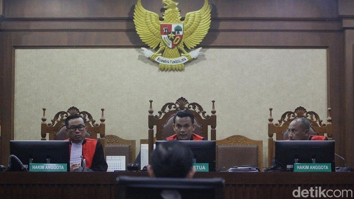 Rekomendasi KY Dukung Sanksi 6 Bulan untuk Hakim yang Adili Tom Lembong