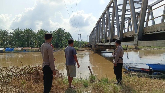 Polres Rohul Patroli Sungai, Temukan Kondisi debit Air Aman!